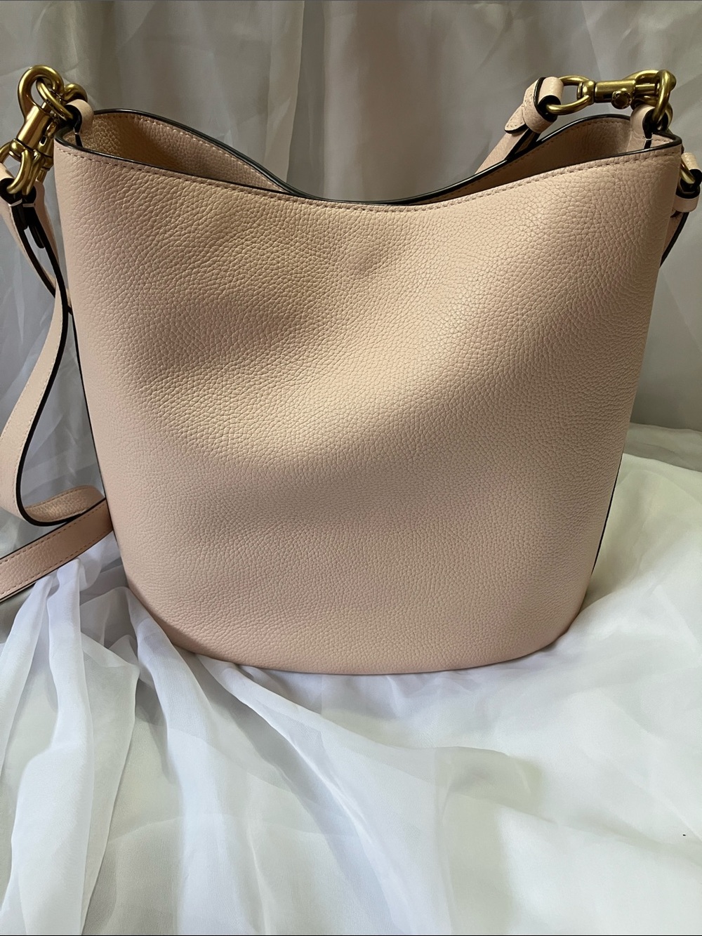 Willow Soft Bucket Bag - Picture 14 of 16